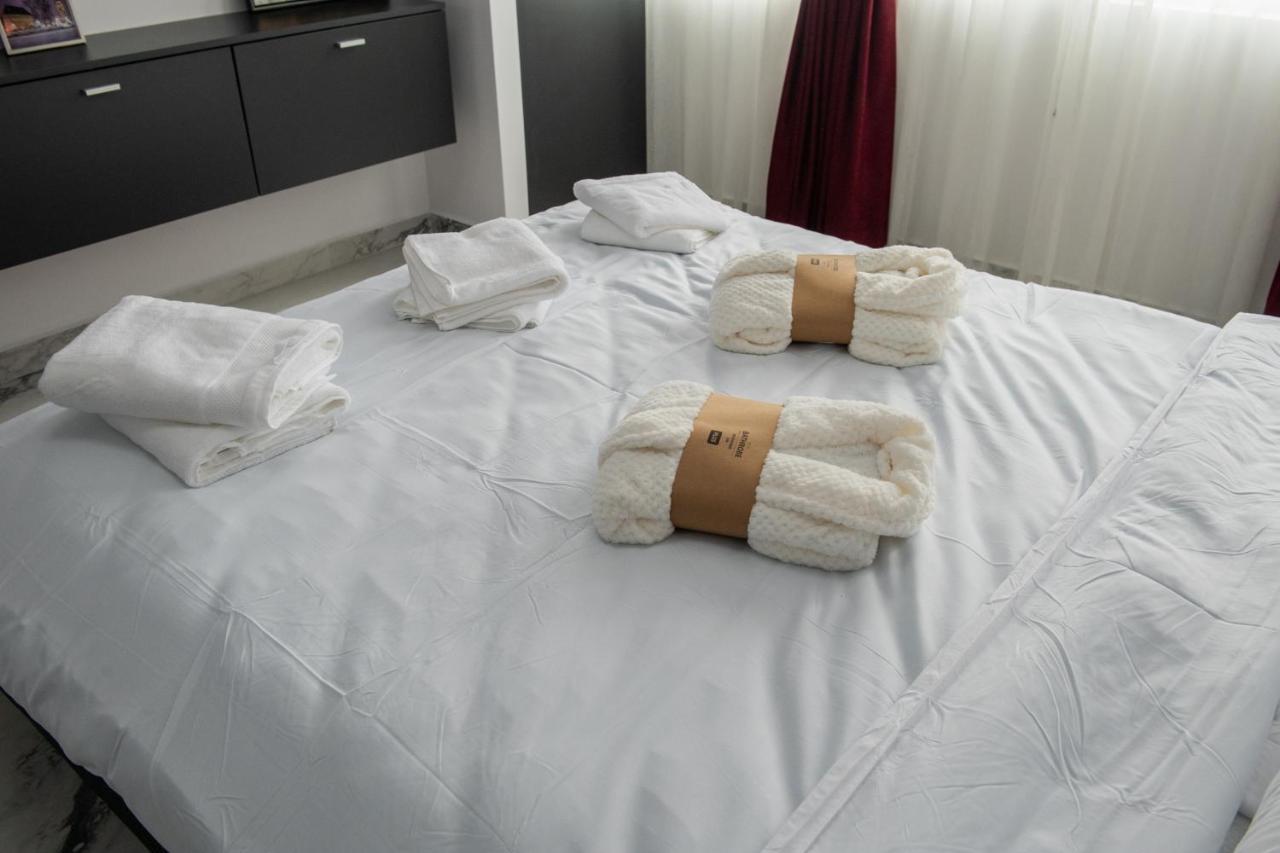 Apart Hotel Center 피아트라네암츠 외부 사진